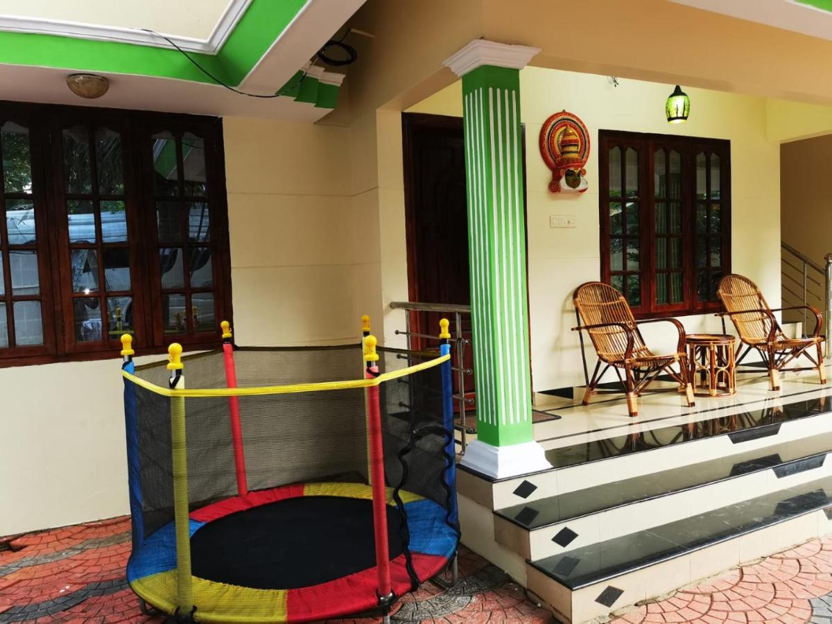 J2 Home Stay - Luxury Homes With Caravan Services Thiruvananthapuram Exterior foto